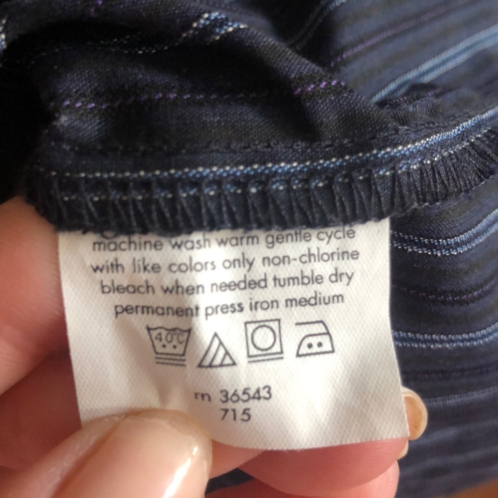 Kenneth Cole Reaction button down - Picture 4 of 6